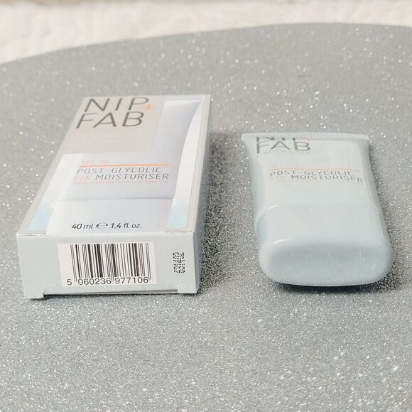 Nip + Fab Post Glycolic Fix Oil Free Moisturizer Face SPF 30 New Sealed Tube - Picture 3 of 10
